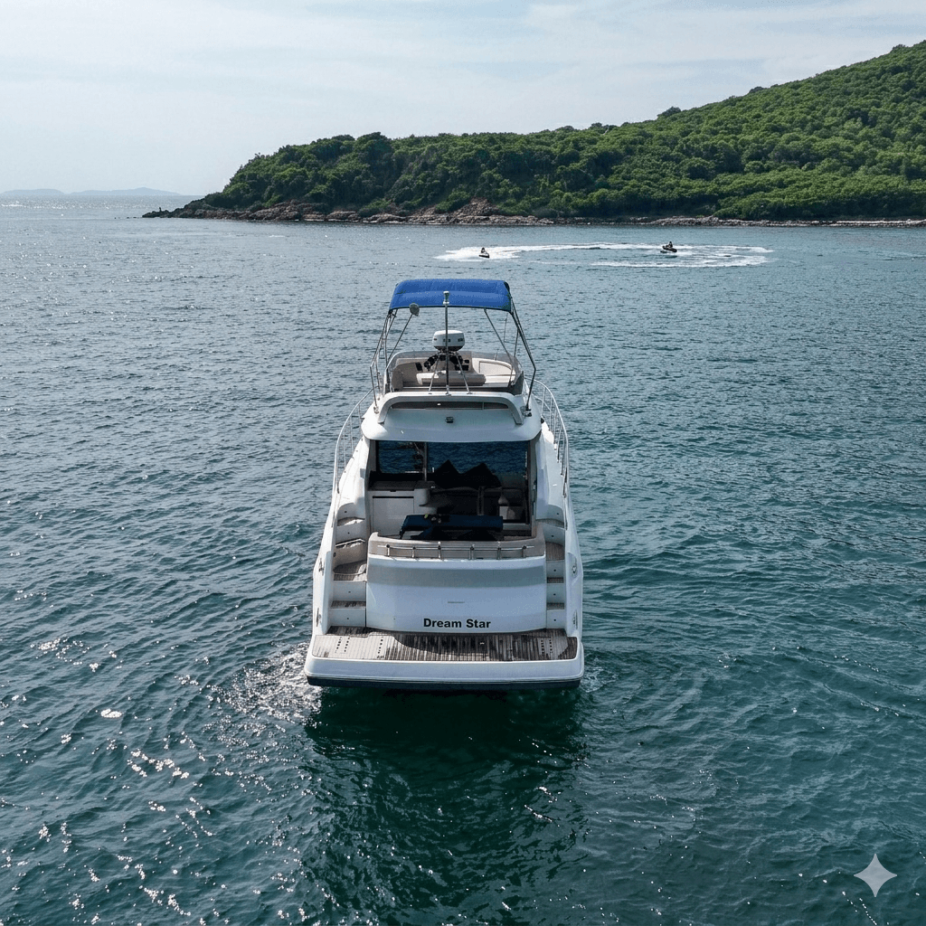 Yacht Charter 4